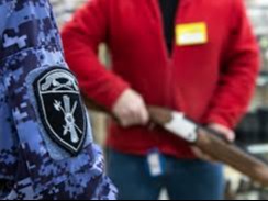 Сотрудники Росгвардии в преддверии открытия охотничьего сезона напоминают владельцам оружия об основных требованиях к его хранению и ношению!!!.